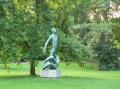  Paris  - Le Jardin du Luxembourg statue de Gaston Watkin aux etudiants morts dans la resistence 053